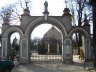 Stary Cmentarz - ul. Ks. Piotra Skargi 28 - neobarokowa brama z kutego żelaza z 1863 r. - zdjęcie 2005 r.